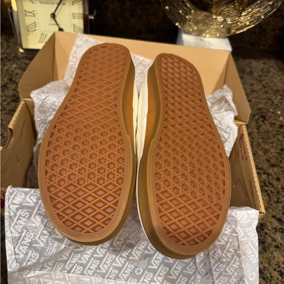 Unisex Vans Marshmallow /Gum - Picture 4 of 5